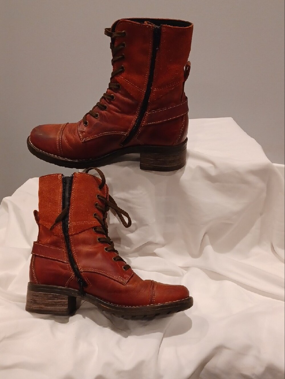 Taos Footwear Lace-Up Ankle Boots in Chestnut - Picture 5 of 8
